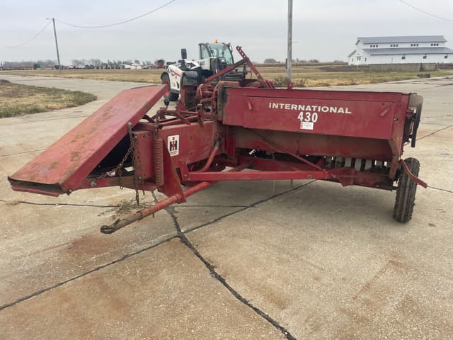 Image of International Harvester 430 equipment image 2