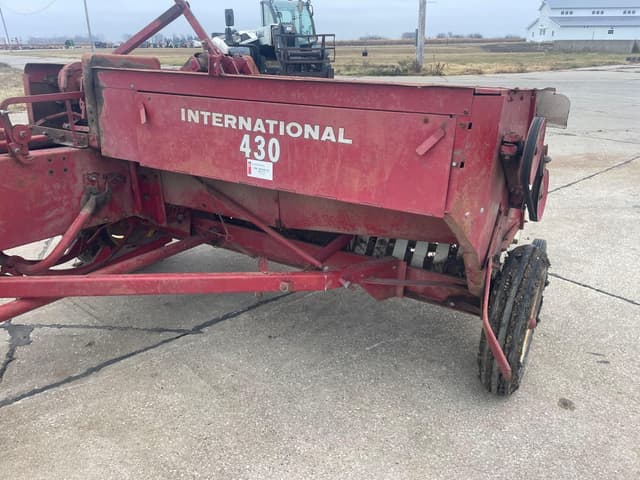 Image of International Harvester 430 equipment image 4