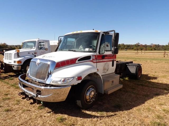 Image of International 4300 equipment image 1