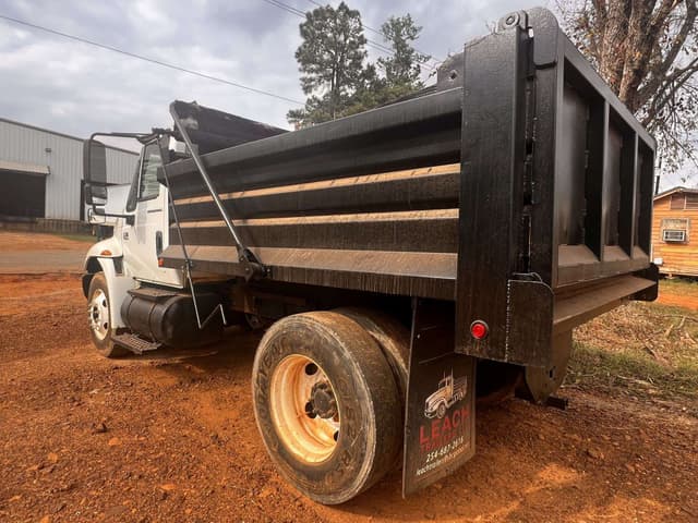 Image of International 4300 DT466 equipment image 3