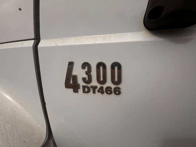 Image of International 4300 DT466 equipment image 4