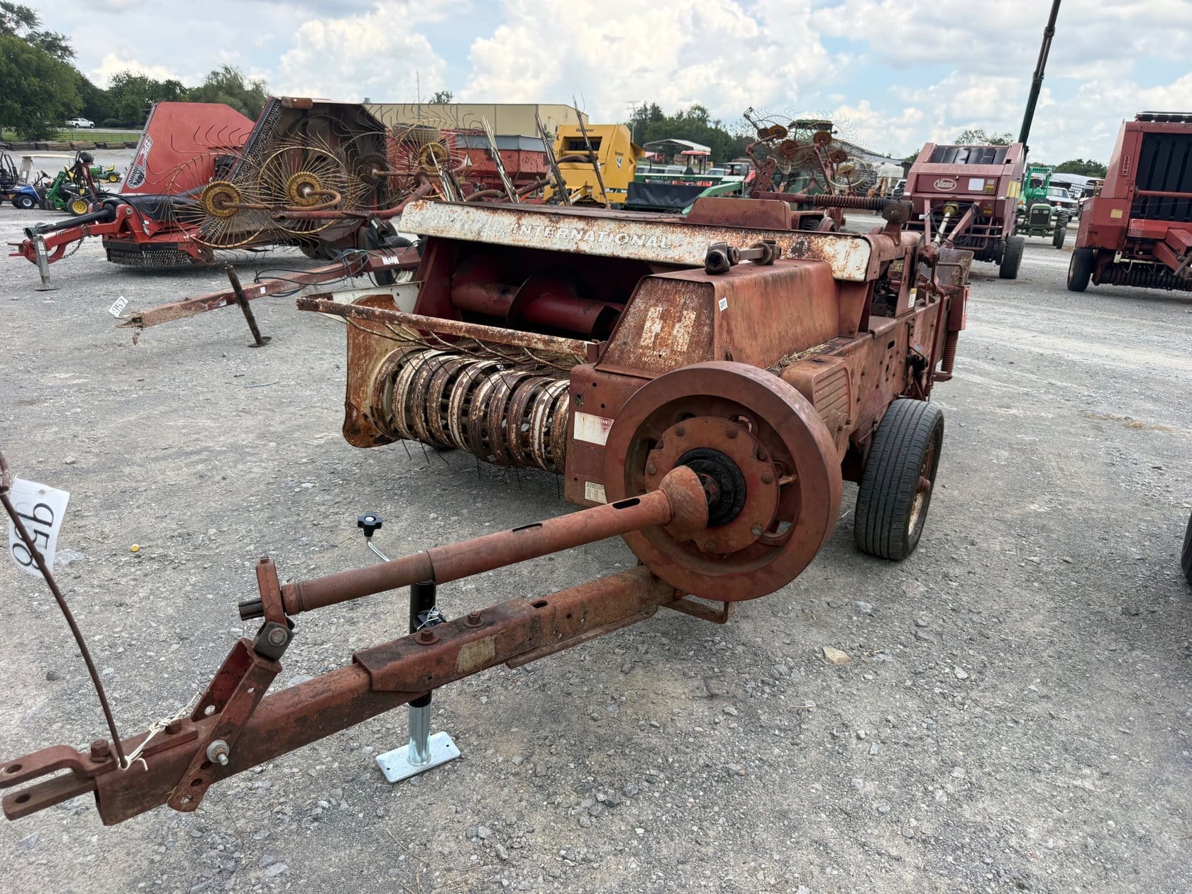 International Harvester 430 Equipment Image0