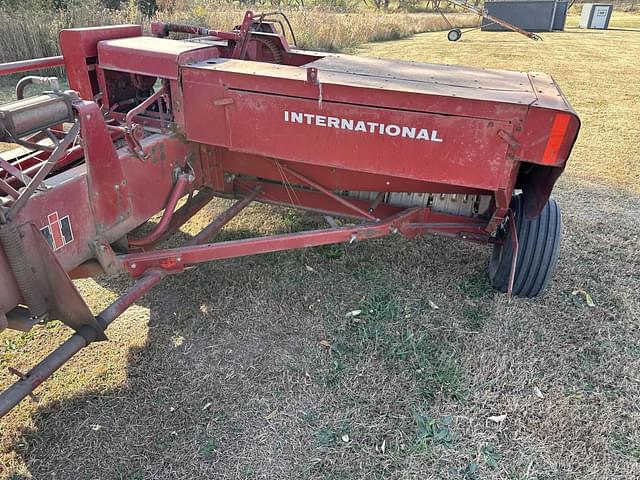 Image of International Harvester 435 equipment image 4