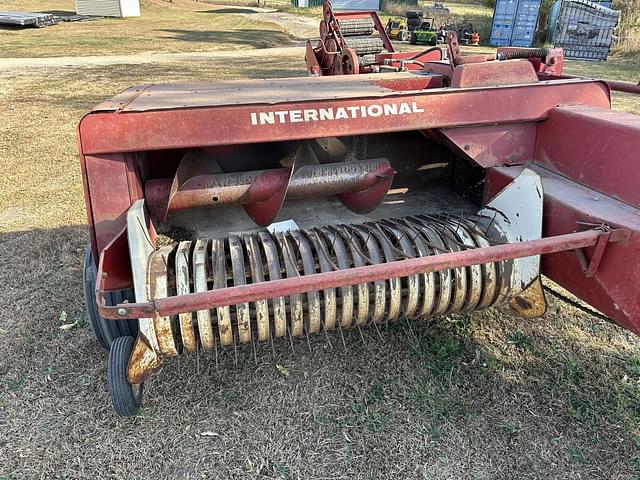 Image of International Harvester 435 equipment image 1