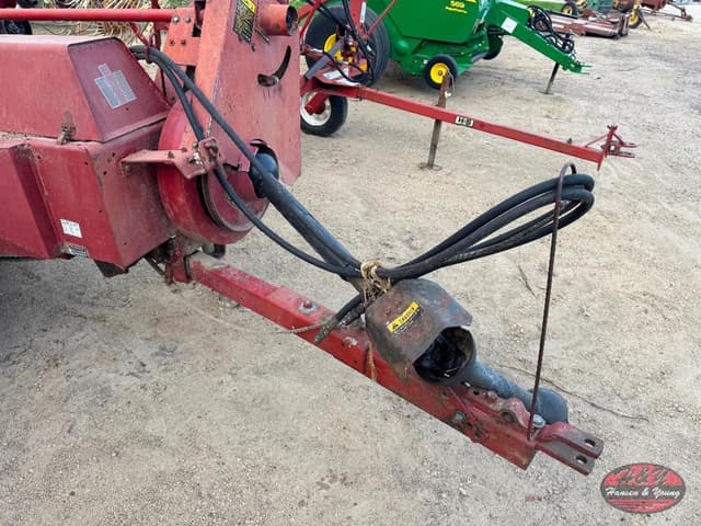 Image of International Harvester 435 equipment image 2