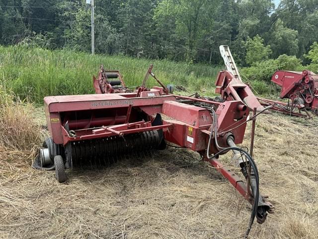 Image of International Harvester 435 equipment image 1