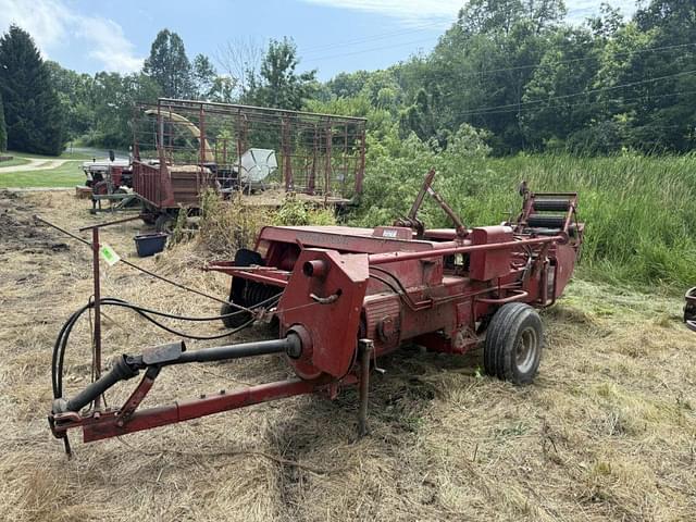Image of International Harvester 435 equipment image 2