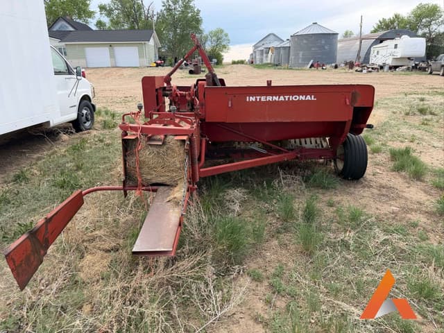 Image of International Harvester 435 equipment image 3