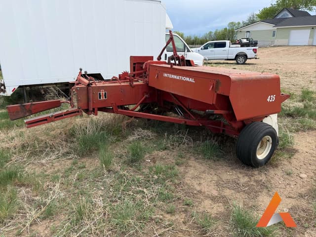 Image of International Harvester 435 equipment image 4