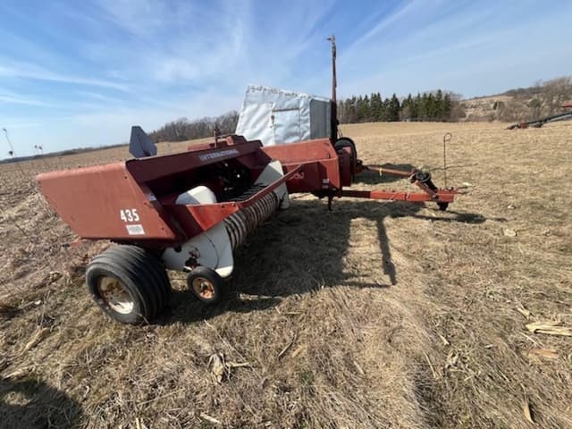 Image of International Harvester 435 equipment image 2