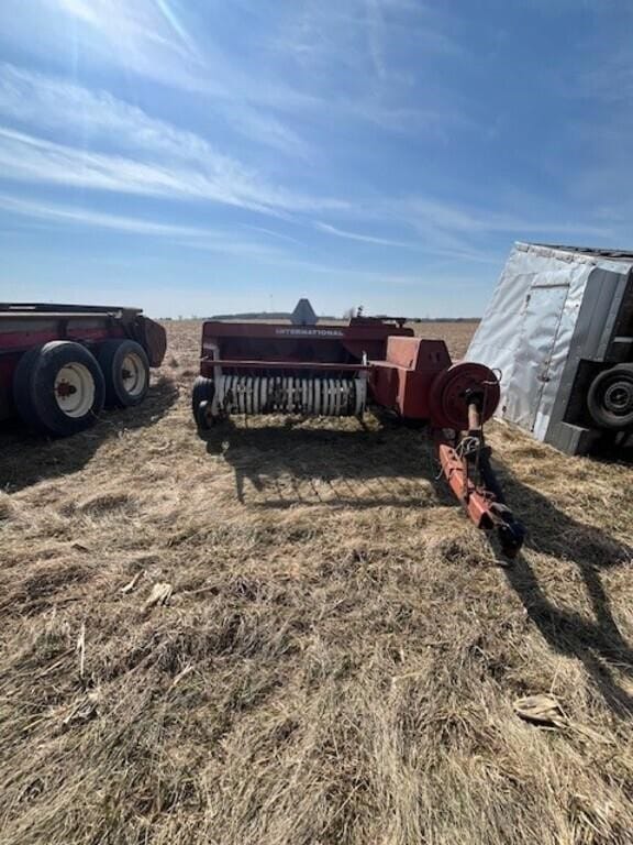 International Harvester 435 Equipment Image0