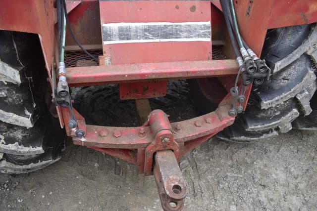 Image of International Harvester 4386 equipment image 4