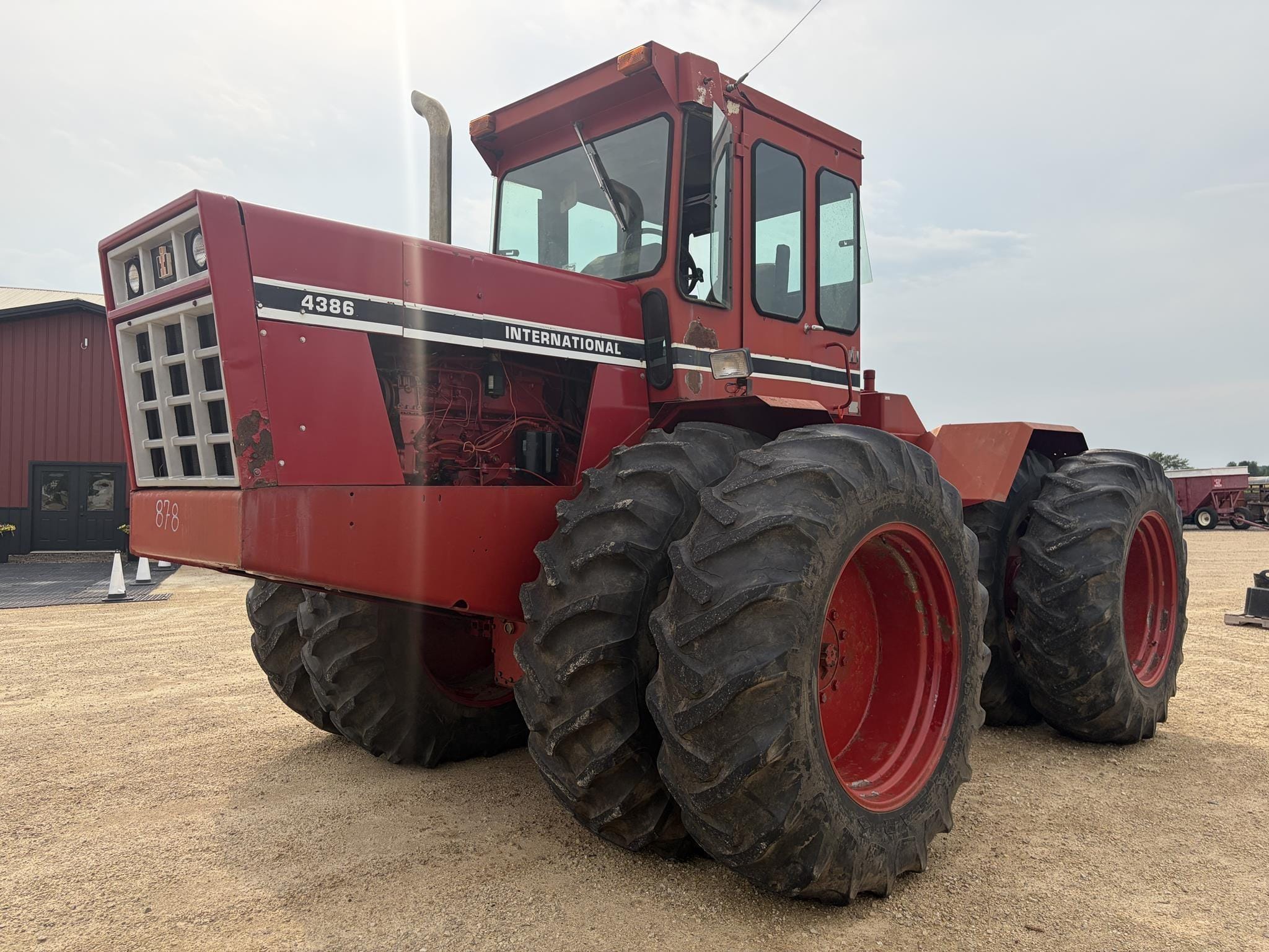 International Harvester 4386 Equipment Image0