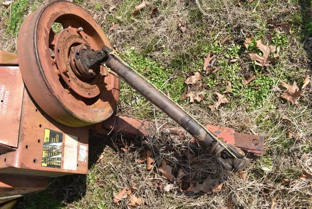 Image of International Harvester 440 equipment image 1