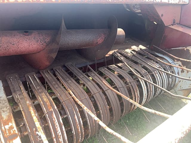 Image of International Harvester 440 equipment image 1