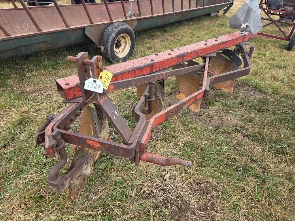 International Harvester 440 Equipment Image0