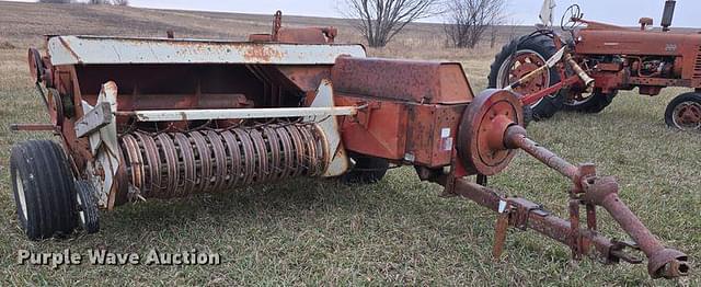 Image of International Harvester 440 equipment image 2