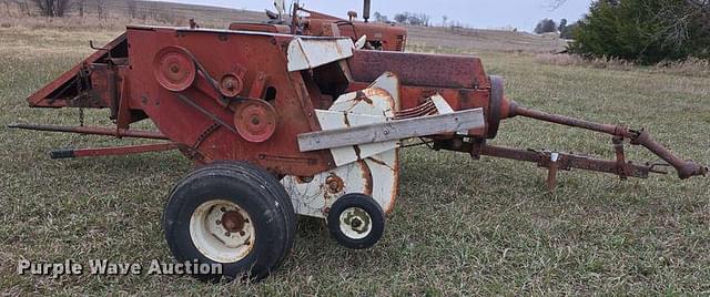 Image of International Harvester 440 equipment image 3