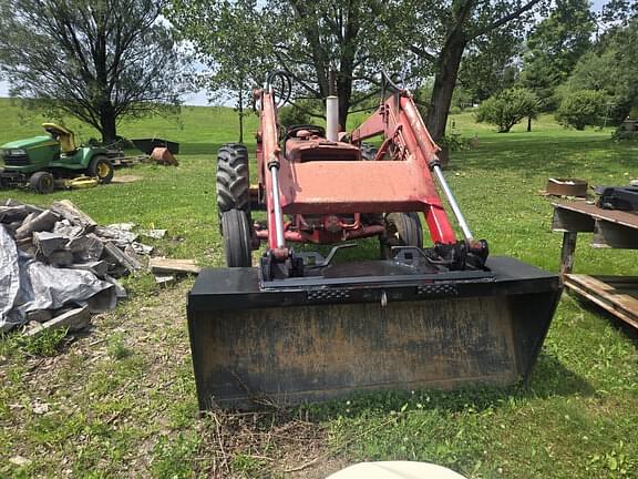 Image of International Harvester 444 equipment image 1