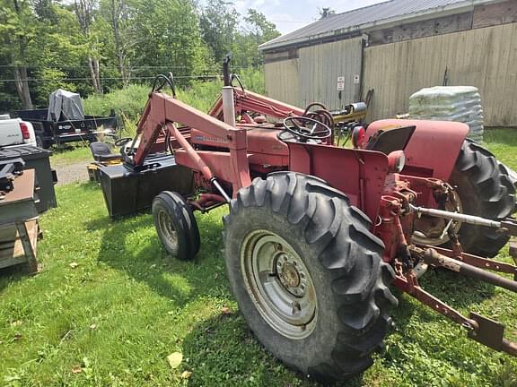 Image of International Harvester 444 equipment image 2