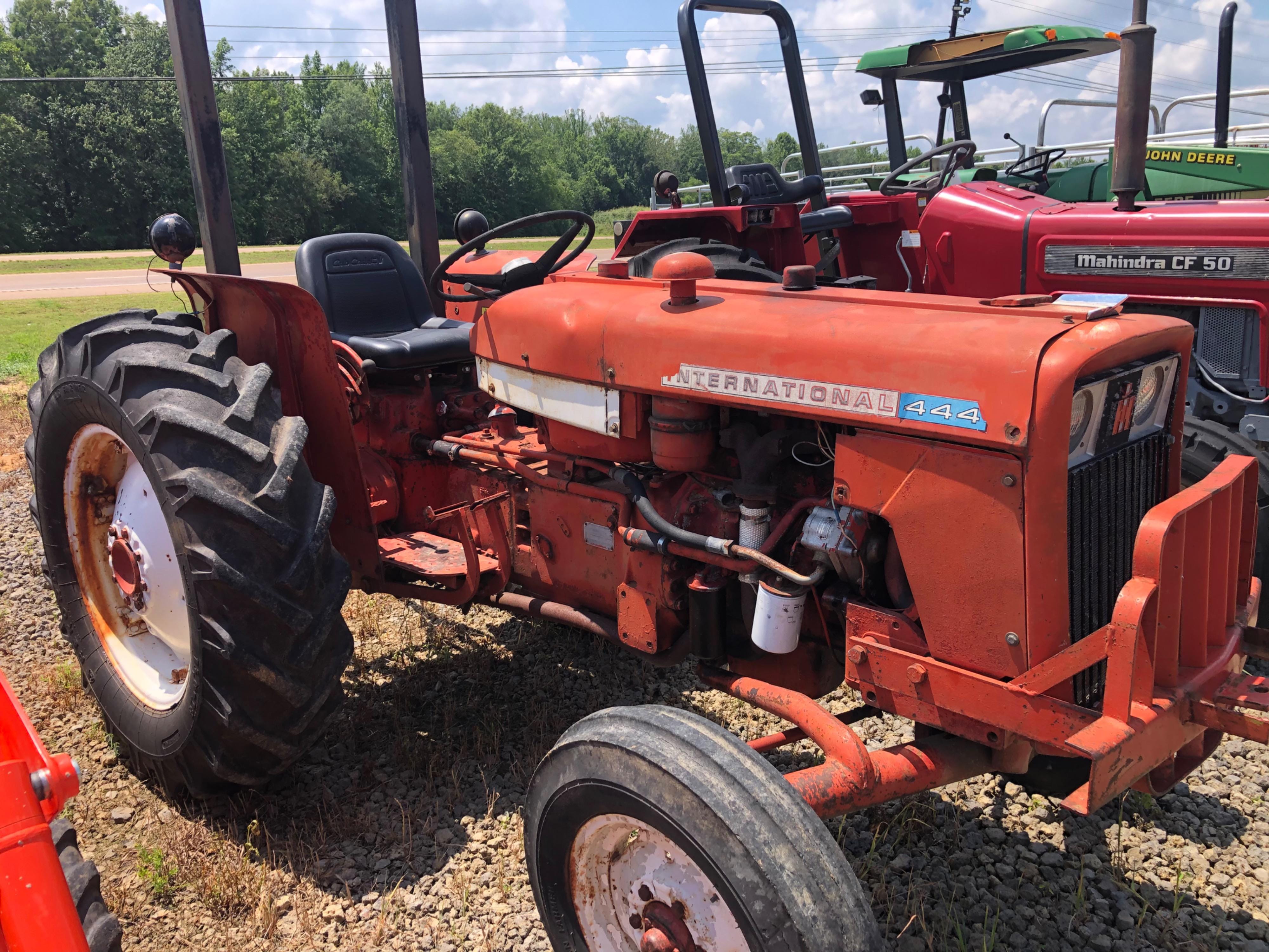 Main image International Harvester 444