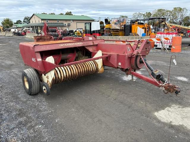 Image of International Harvester 445 equipment image 1