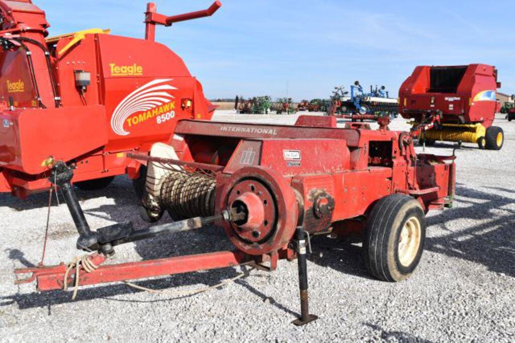 Main image International Harvester 445