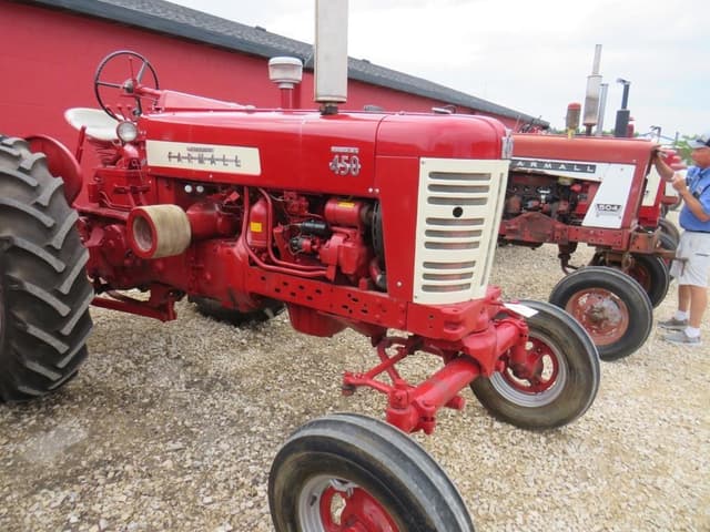 Image of Farmall 450 equipment image 1