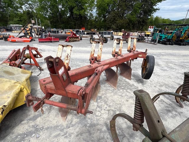 Image of International Harvester 450 equipment image 1