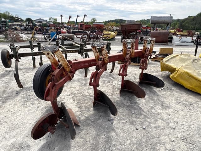 Image of International Harvester 450 equipment image 3