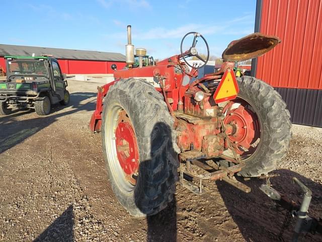 Image of International Harvester 450 equipment image 4