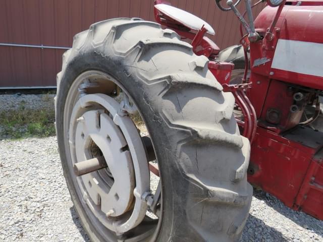 Image of International Harvester 450 equipment image 3