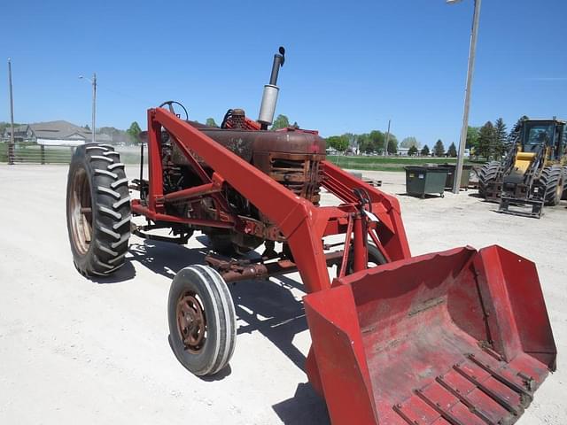 Image of International Harvester 450 equipment image 1