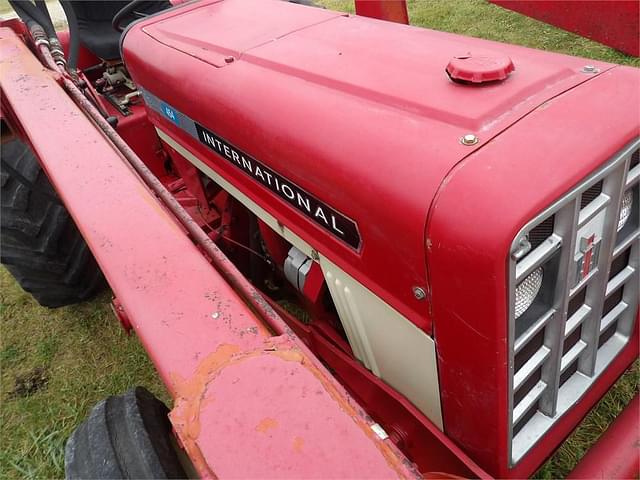 Image of International Harvester 464 equipment image 1