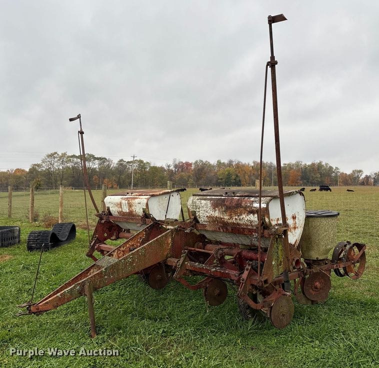International Harvester 455 Equipment Image0