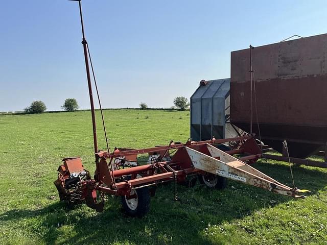 Image of International Harvester 456 equipment image 2