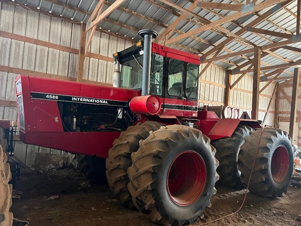 Main image International Harvester 4586