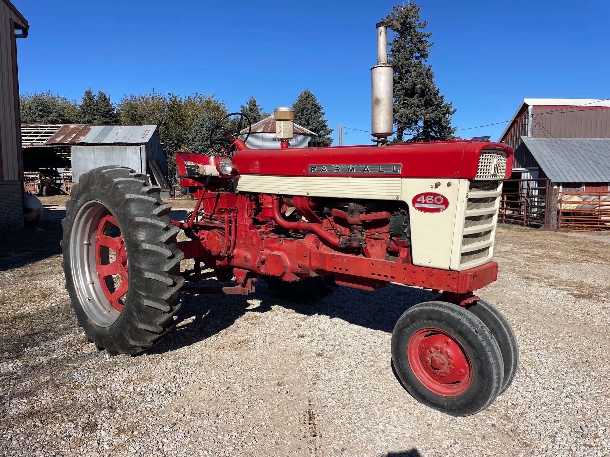 International Harvester 460 Equipment Image0