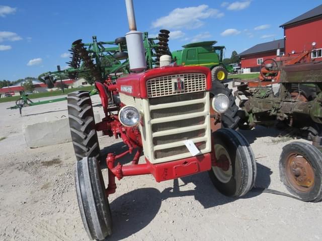 Image of International Harvester 460 equipment image 1