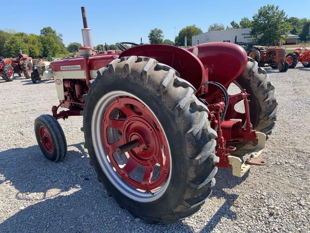 Image of International Harvester 460 equipment image 4