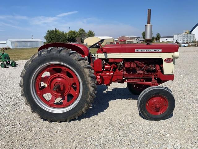 Image of International Harvester 460 equipment image 1