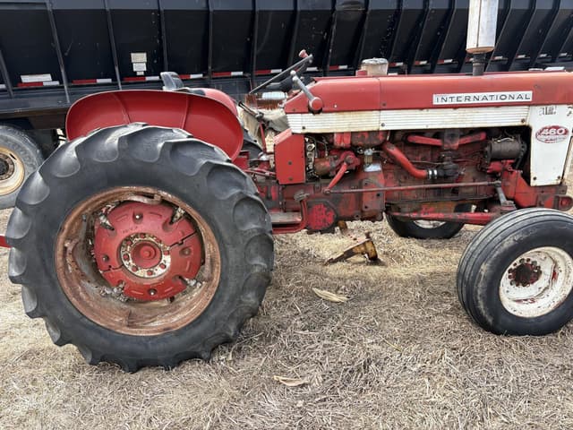 Image of International Harvester 460 equipment image 2