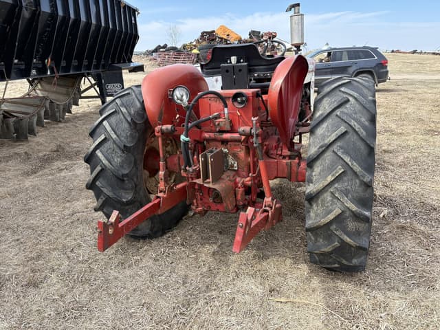 Image of International Harvester 460 equipment image 3