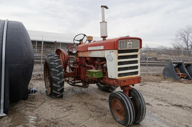 Image of International 460 equipment image 3