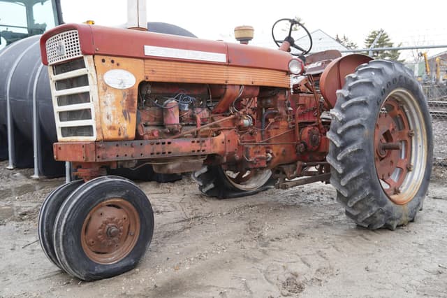 Image of International 460 equipment image 1