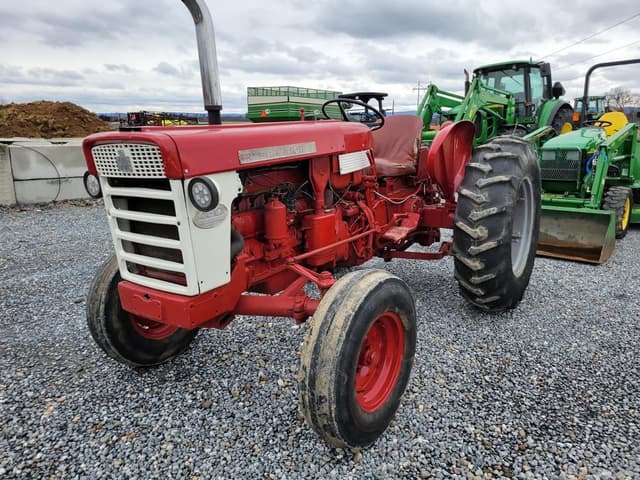 Image of International Harvester 460 equipment image 1