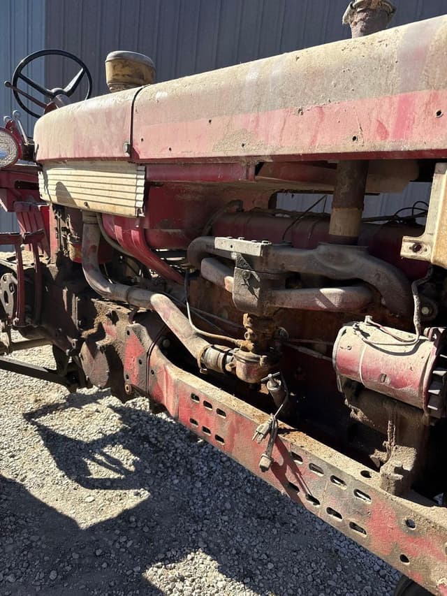 Image of International Harvester 460 equipment image 4