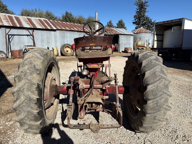 Image of International Harvester 460 equipment image 2