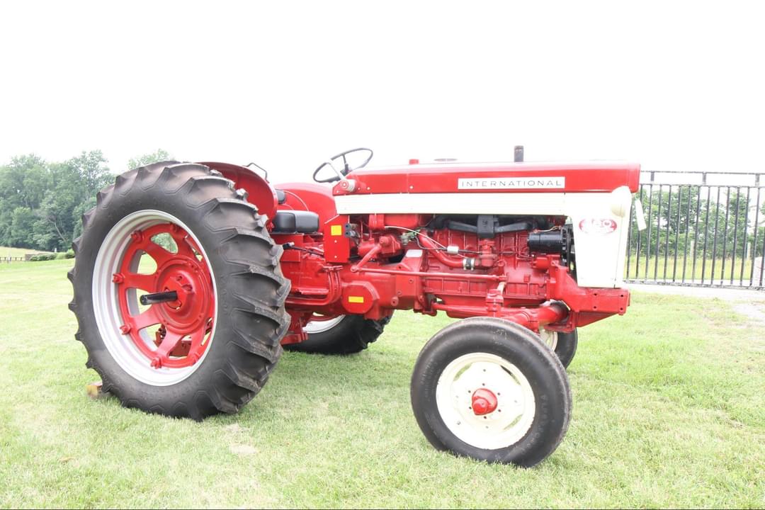 Image of International Harvester 460 Primary image