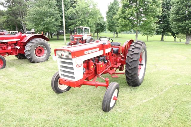 Image of International Harvester 460 equipment image 2